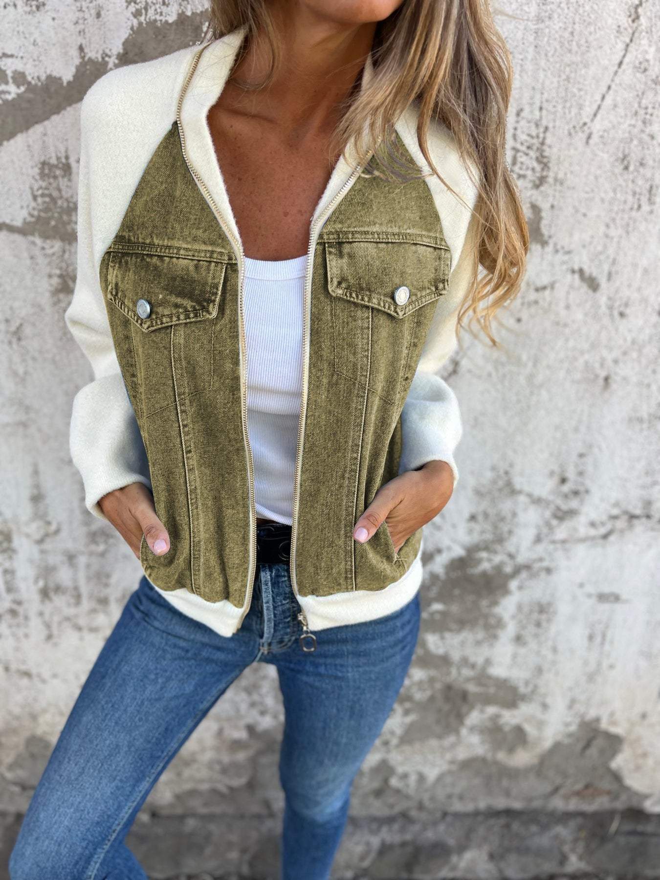 ELSIE I STILVOLLE JEANSJACKE