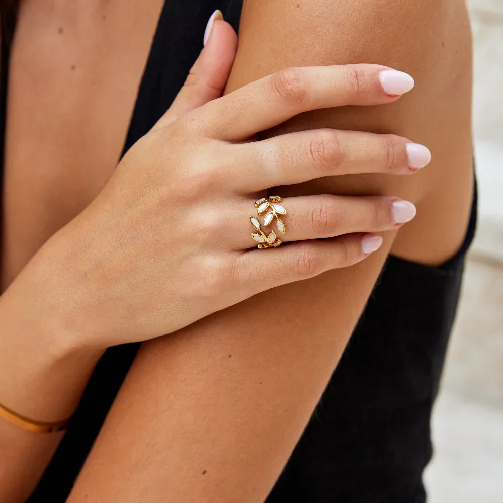 Serene™ | Polierter Blatt-Ring