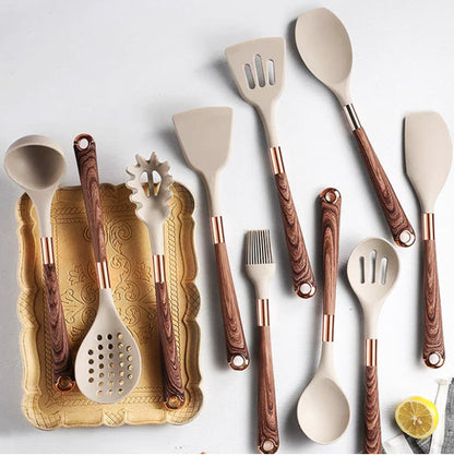 Set mit 10 langlebigen Küchenutensilien