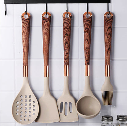 Set mit 10 langlebigen Küchenutensilien